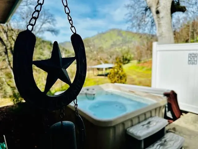 Wild Stallion Hot Tub Sleeps 4 Darts Private
