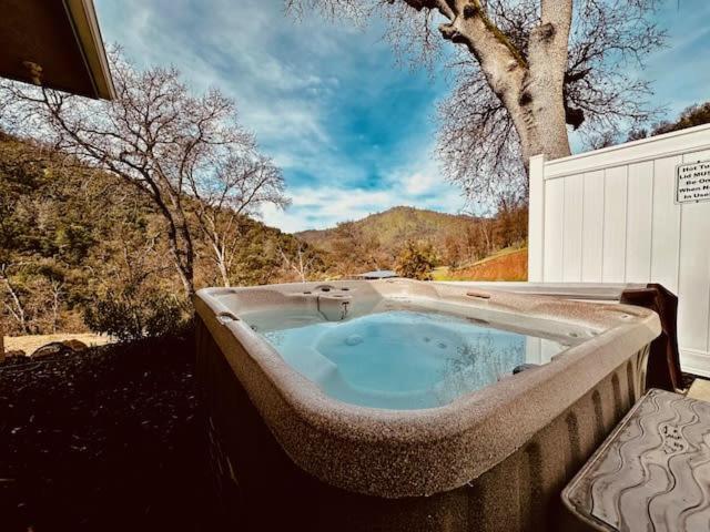 Wild Stallion Hot Tub Sleeps 4 Darts Private